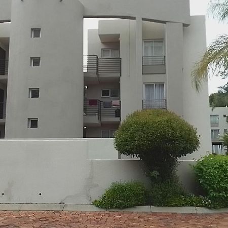 The Apartment On Katherine Street In Central Sandton Johannesburg Exterior foto