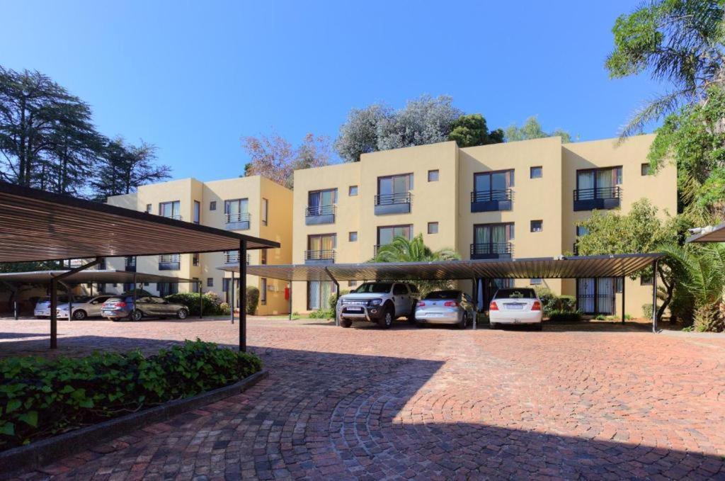 The Apartment On Katherine Street In Central Sandton Johannesburg Exterior foto
